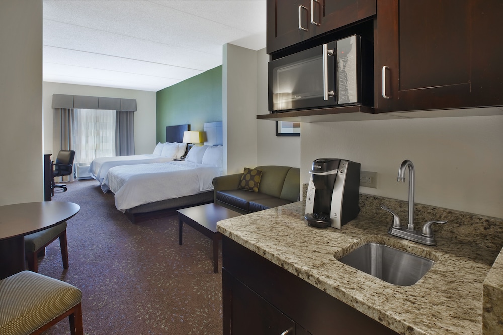 holiday inn express and suites geneva finger lakes by ihg