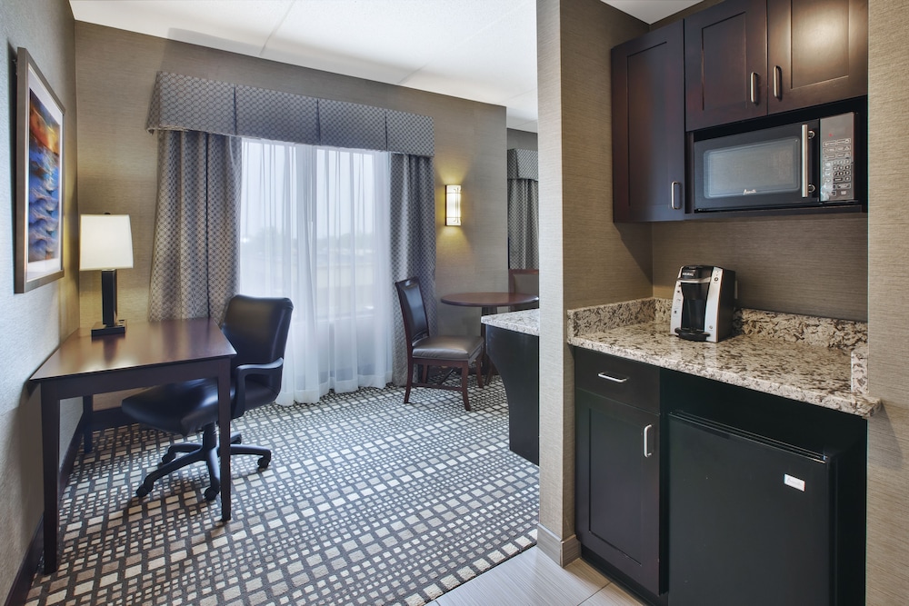 holiday inn express and suites geneva finger lakes by ihg