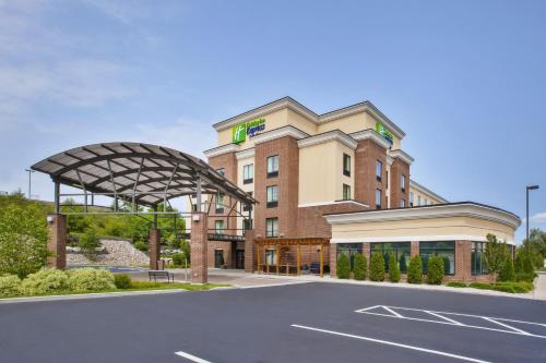 holiday inn express and suites geneva finger lakes by ihg