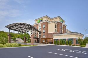 holiday inn express and suites geneva finger lakes by ihg