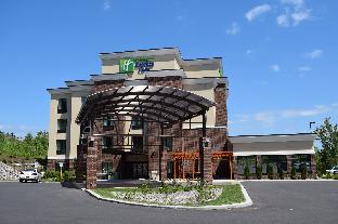 holiday inn express and suites geneva finger lakes by ihg