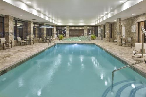 holiday inn express and suites geneva finger lakes by ihg