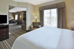 holiday inn express and suites geneva finger lakes by ihg