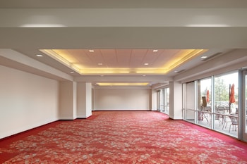 the davenport grand autograph collection