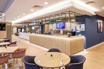 holiday inn express london excel by ihg