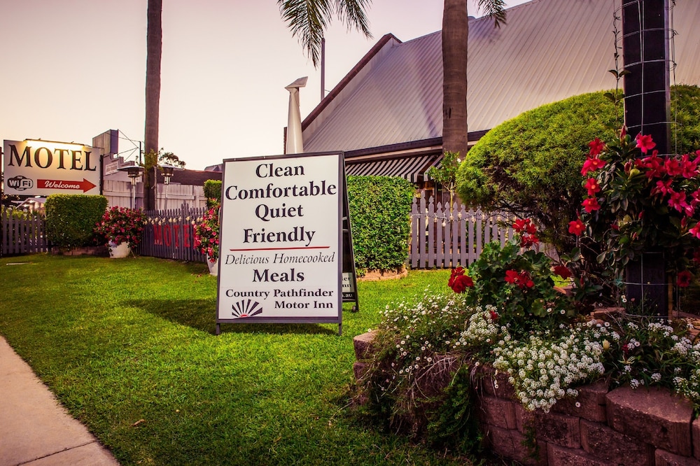 country pathfinder motor inn