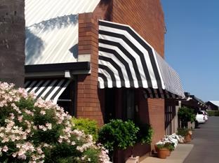 country pathfinder motor inn