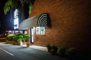 country pathfinder motor inn