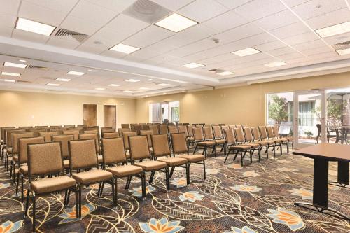 homewood suites atlanta airport north