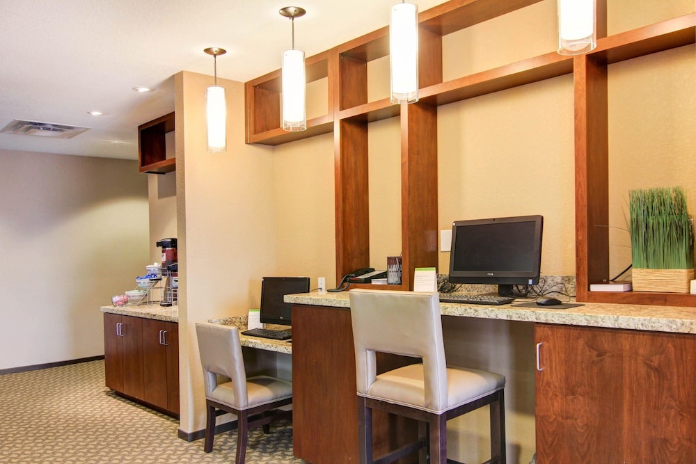 comfort suites carlsbad