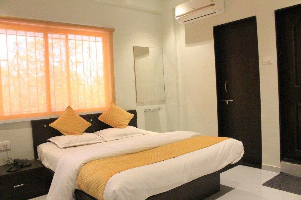 hotel pragati lodge