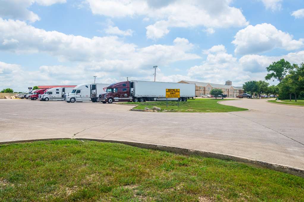 motel 6 mesquite tx rodeo convention ctr