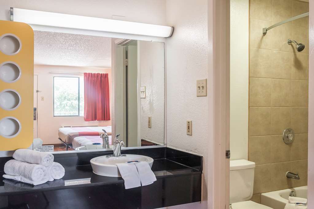 motel 6 mesquite tx rodeo convention ctr