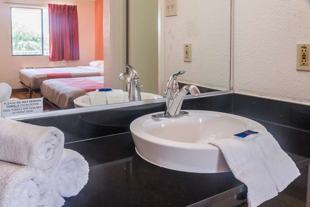 motel 6 mesquite tx rodeo convention ctr