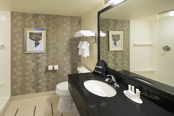 fairfield inn and suites by marriott calgary downtown