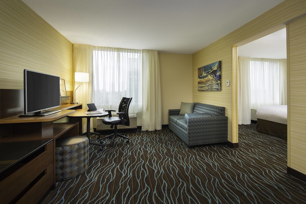 fairfield inn and suites by marriott calgary downtown