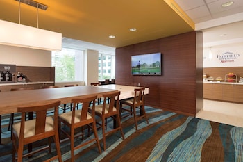 fairfield inn and suites by marriott calgary downtown