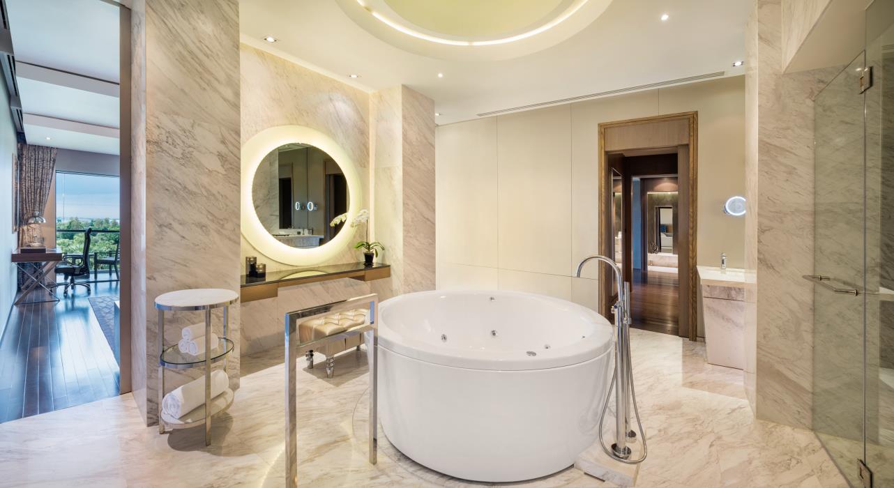 le meridien suvarnabhumi bangkok golf resort and spa