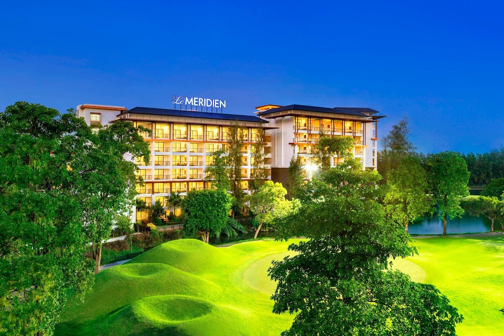 le meridien suvarnabhumi bangkok golf resort and spa