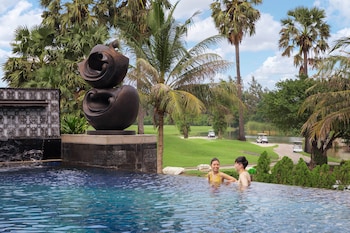 le meridien suvarnabhumi bangkok golf resort and spa