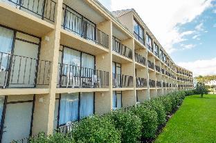 the breakers hotel and suites