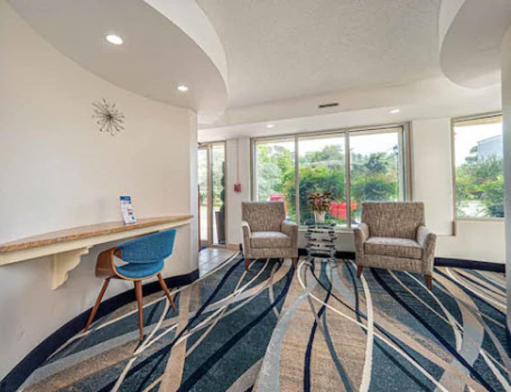 the breakers hotel and suites