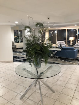 the breakers hotel and suites