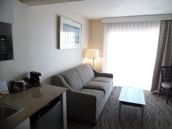 the breakers hotel and suites