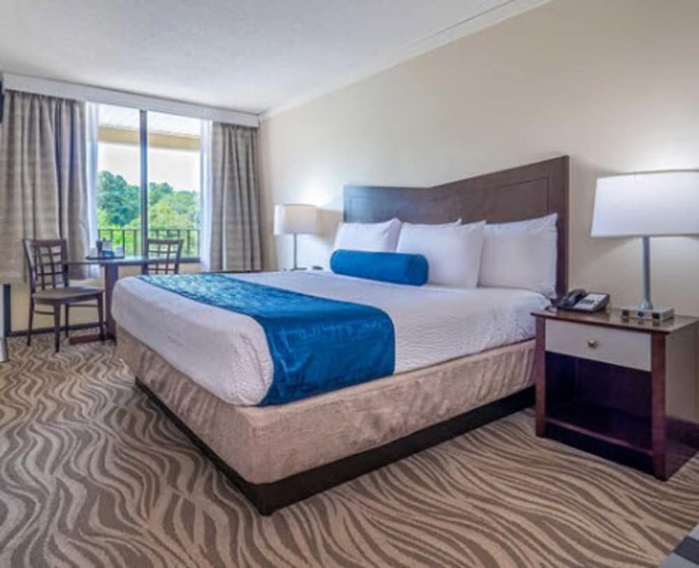 the breakers hotel and suites