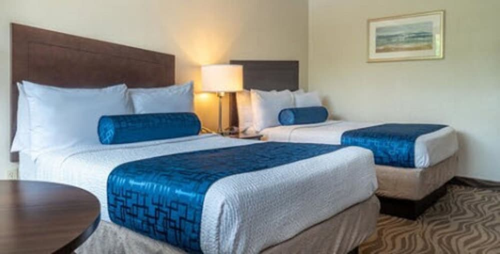 the breakers hotel and suites