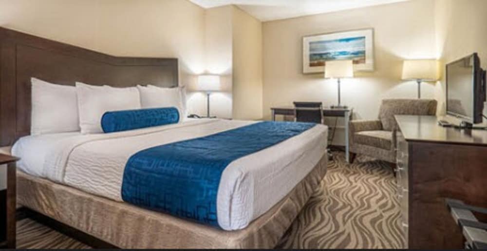 the breakers hotel and suites