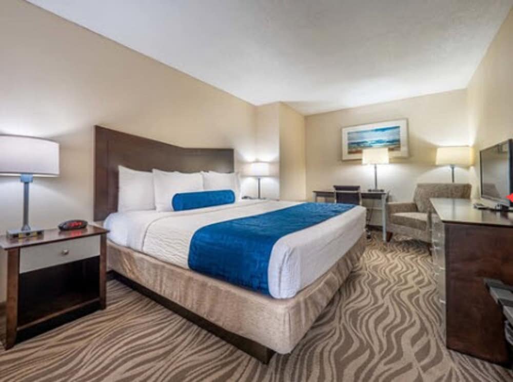 the breakers hotel and suites