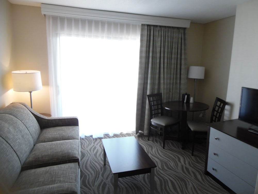 the breakers hotel and suites