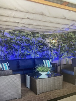 the breakers hotel and suites