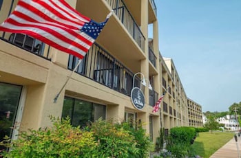 the breakers hotel and suites