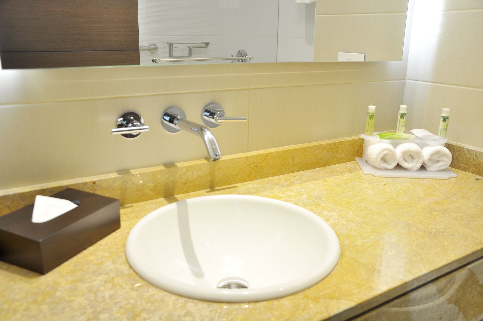 holiday inn express and suites bogota zona financiera by ihg