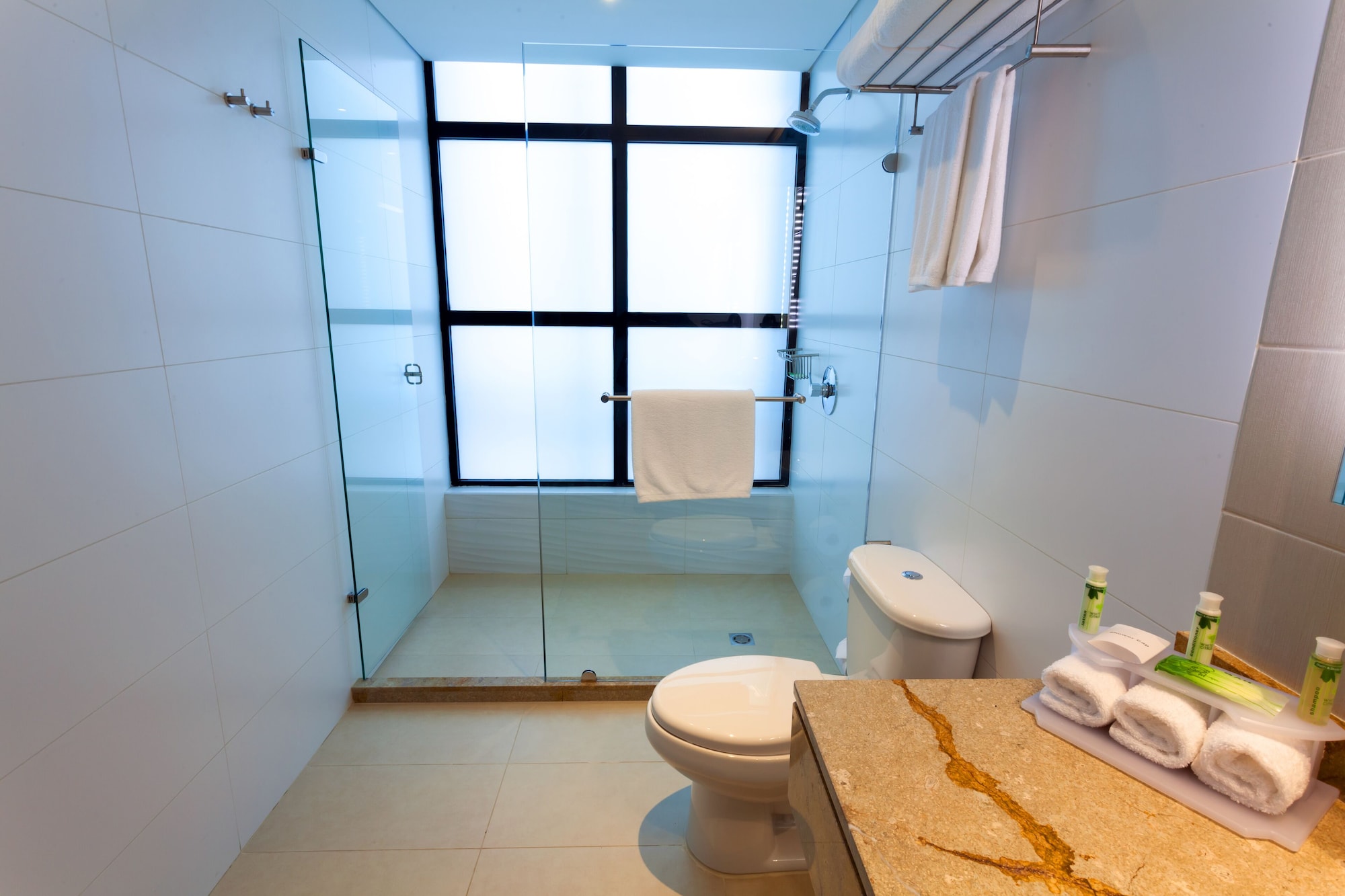 holiday inn express and suites bogota zona financiera by ihg