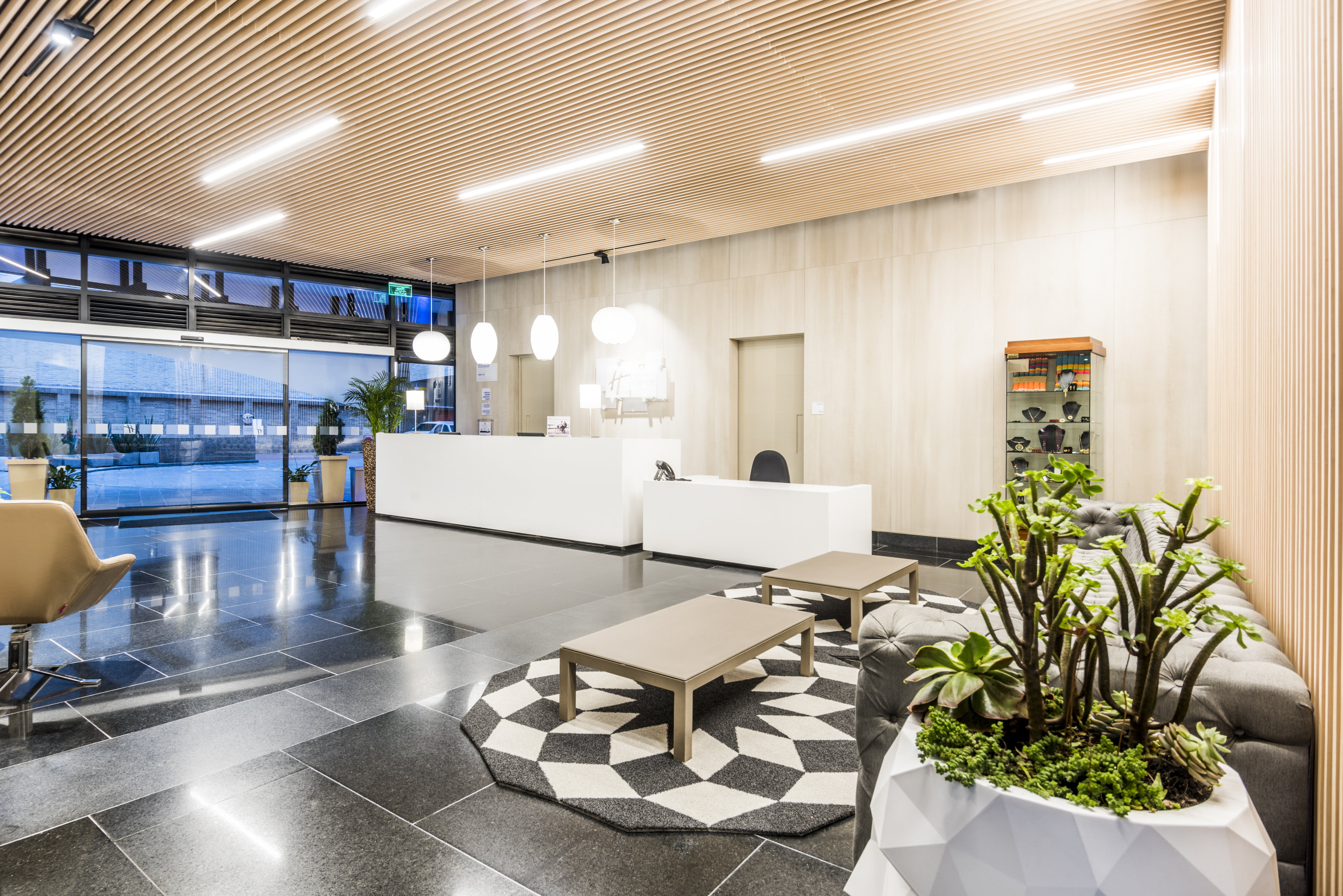 holiday inn express and suites bogota zona financiera by ihg