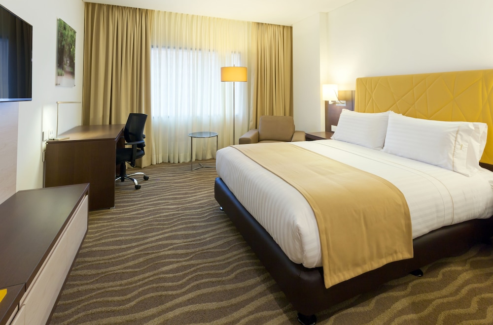 holiday inn express and suites bogota zona financiera by ihg