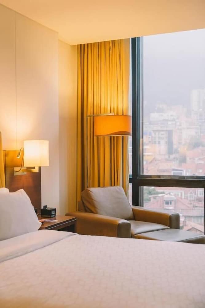 holiday inn express and suites bogota zona financiera by ihg