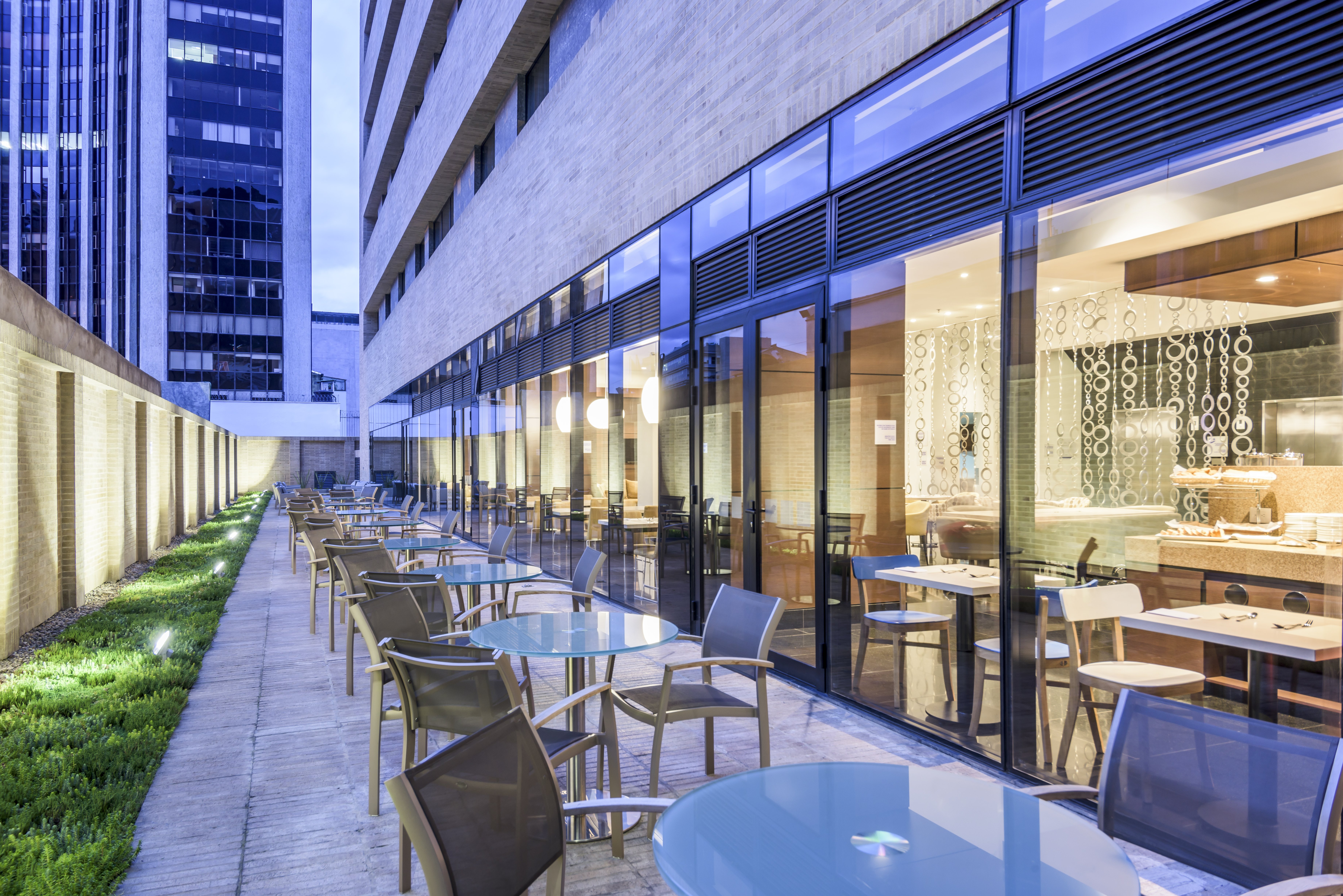holiday inn express and suites bogota zona financiera by ihg