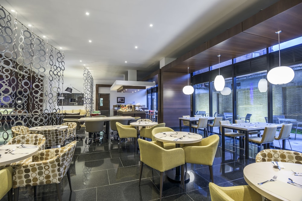 holiday inn express and suites bogota zona financiera by ihg