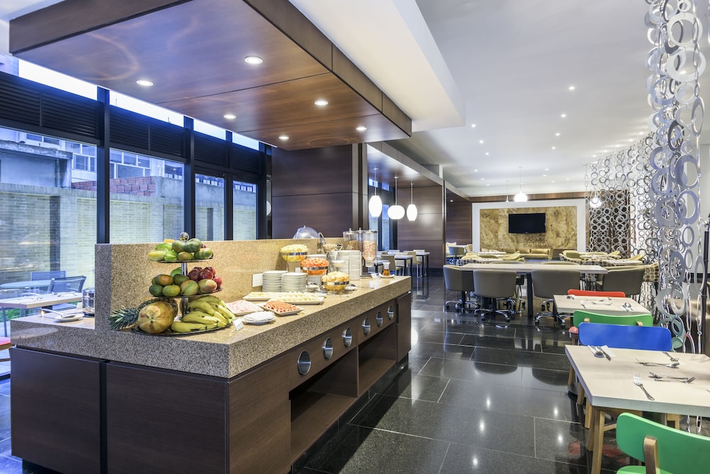 holiday inn express and suites bogota zona financiera by ihg