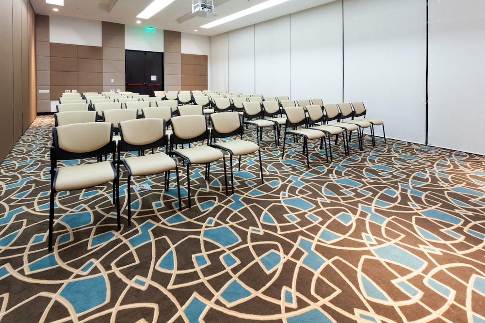 holiday inn express and suites bogota zona financiera by ihg