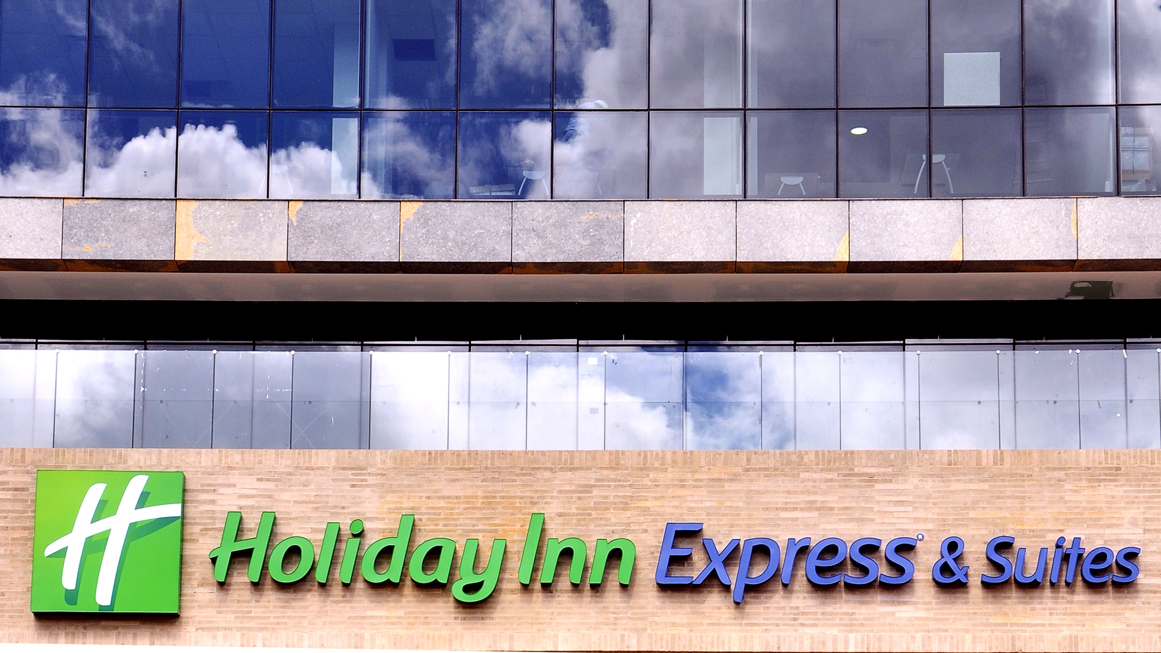 holiday inn express and suites bogota zona financiera by ihg