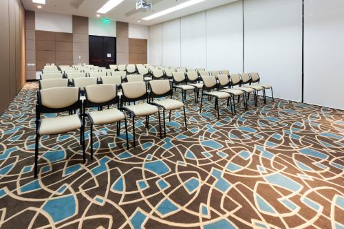 holiday inn express and suites bogota zona financiera by ihg