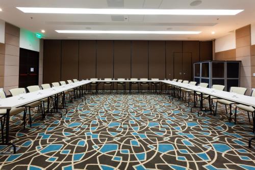 holiday inn express and suites bogota zona financiera by ihg