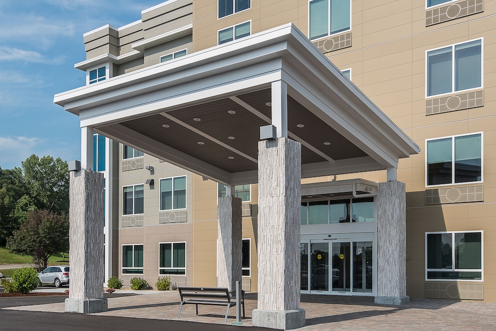 Holiday Inn Express & Suites Norwood-Boston Area By Ihg,Massachusetts>>Boston,3 star