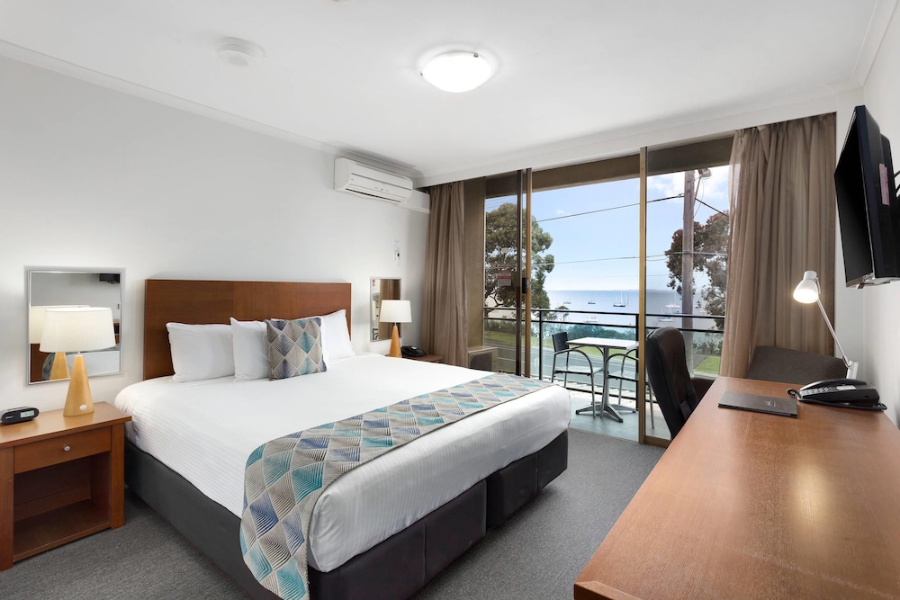 chifley geelong hotel and apartments
