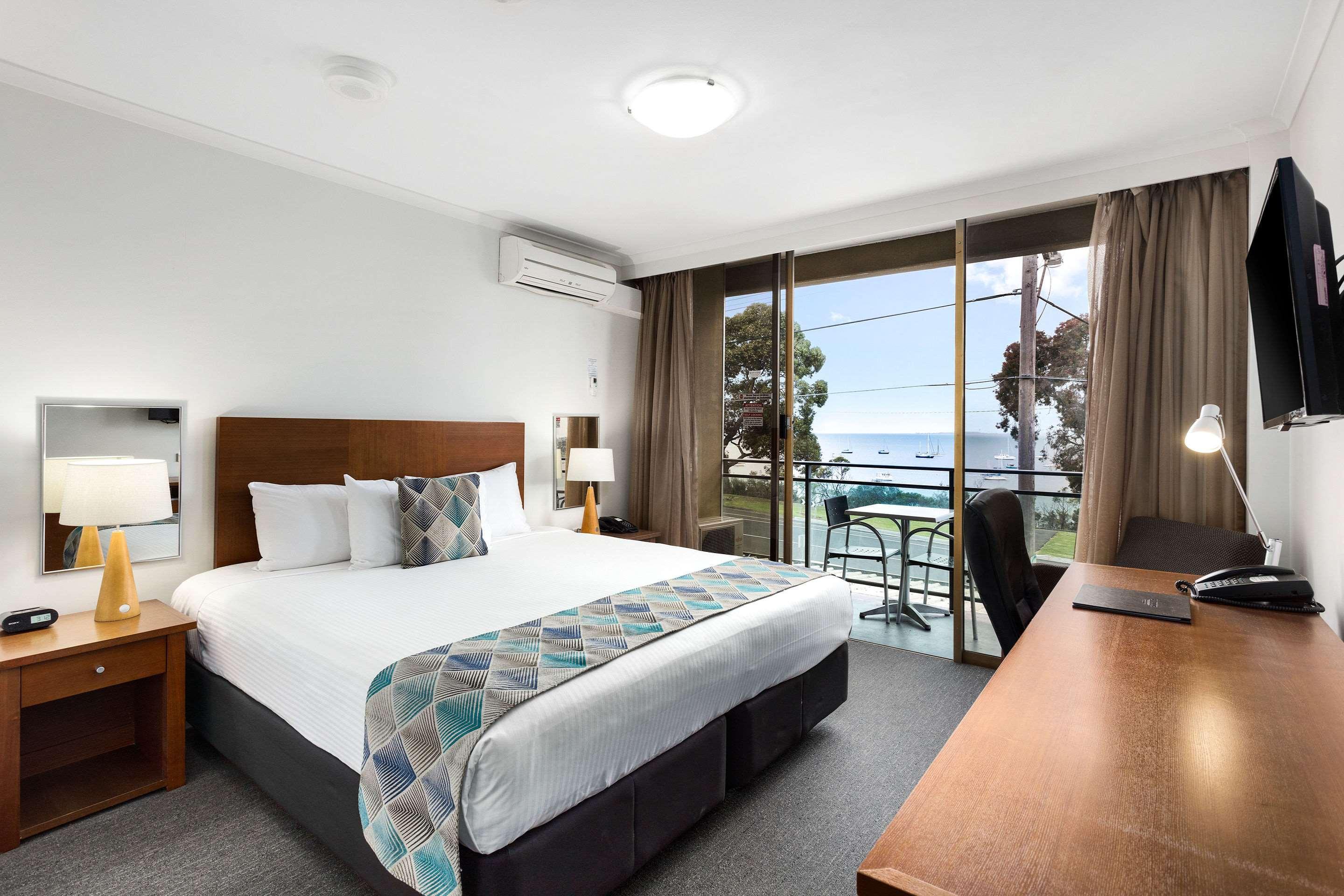 chifley geelong hotel and apartments